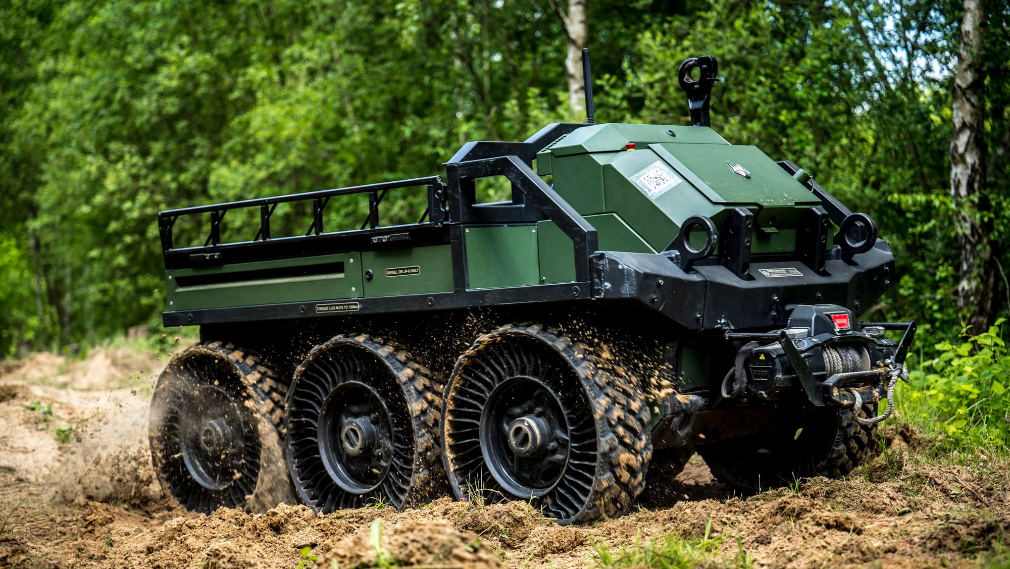 Снимка към „Автономната платформа Hunter WOLF залага на електрическо задвижване 6×6“