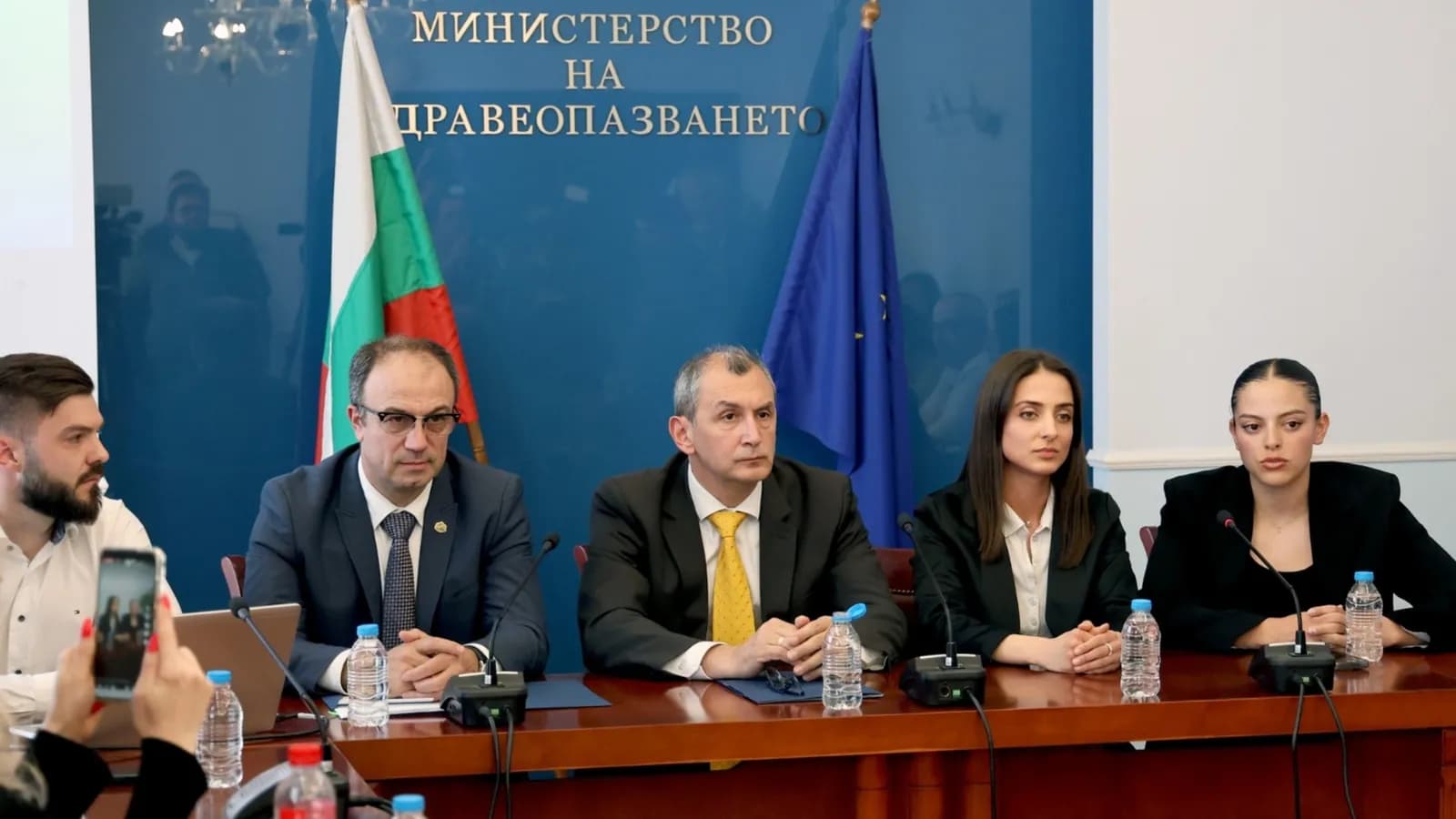 Снимка към „1550 евро възнаграждение за лекари специализанти по държавна поръчка“