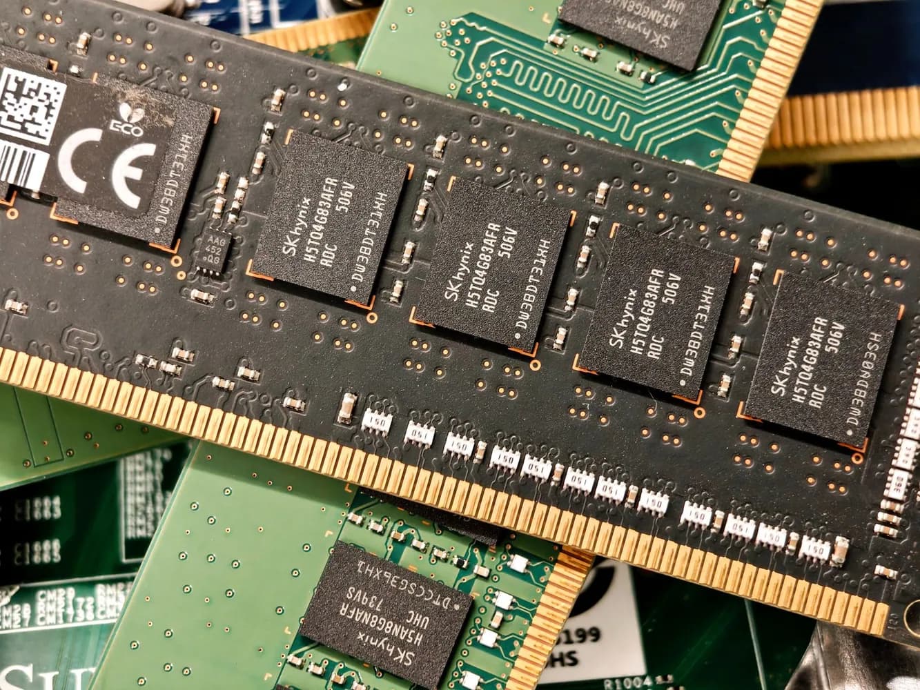 Снимка към „SK hynix поведе азиатските акции нагоре“