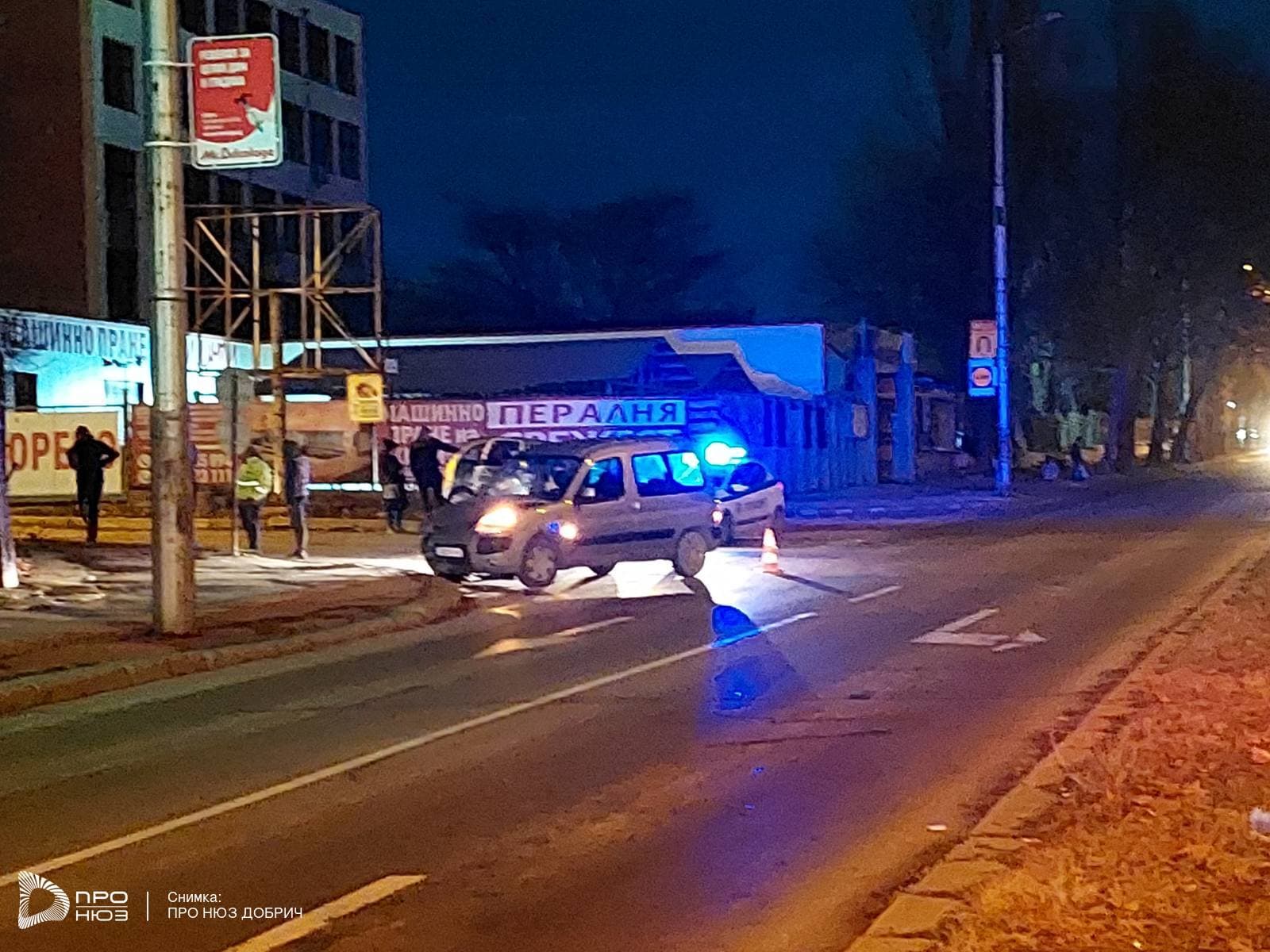 Снимка към „Шофьор с 2,82 промила се блъсна в кола и ограда в Добрич“