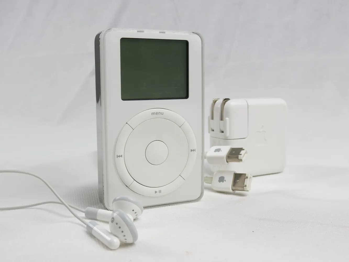 Снимка към „25 години iPod: еволюцията от първите 5 GB до iPod touch“