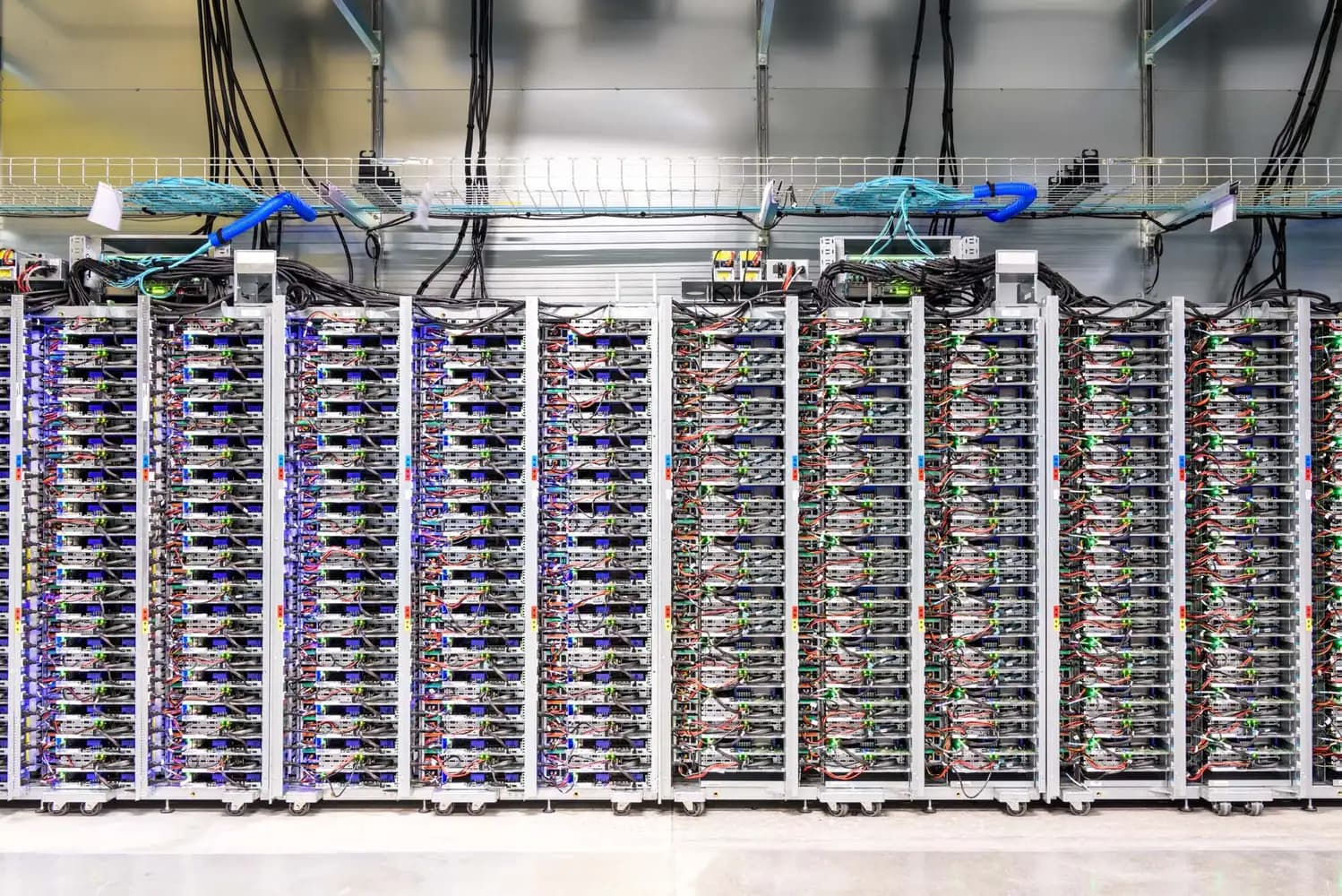 Снимка към „General Compute осигури 100 млн. долара за облачни AI услуги“