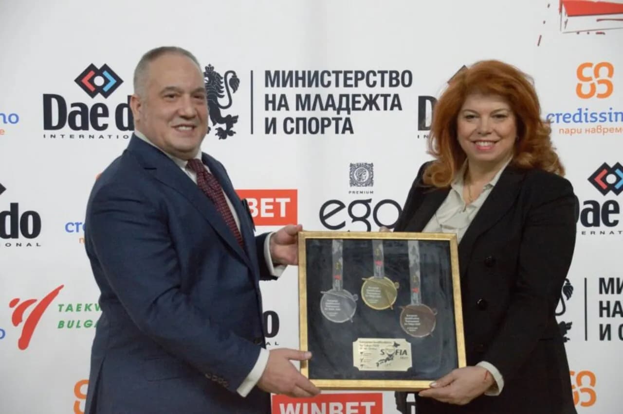 Снимка към „Слави Бинев е убит в София, трима души са задържани“