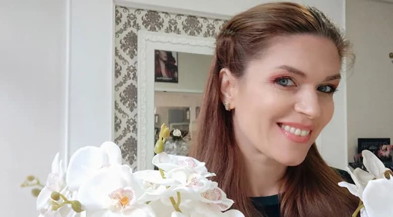 Снимка към „Цветелина Танкинска празнува рожден ден с пожелания от колегите“