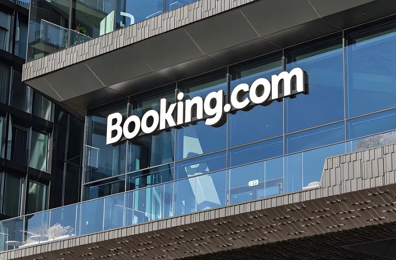 Снимка към „ЕС проверява Booking.com за измами и прозрачност в рекламите“