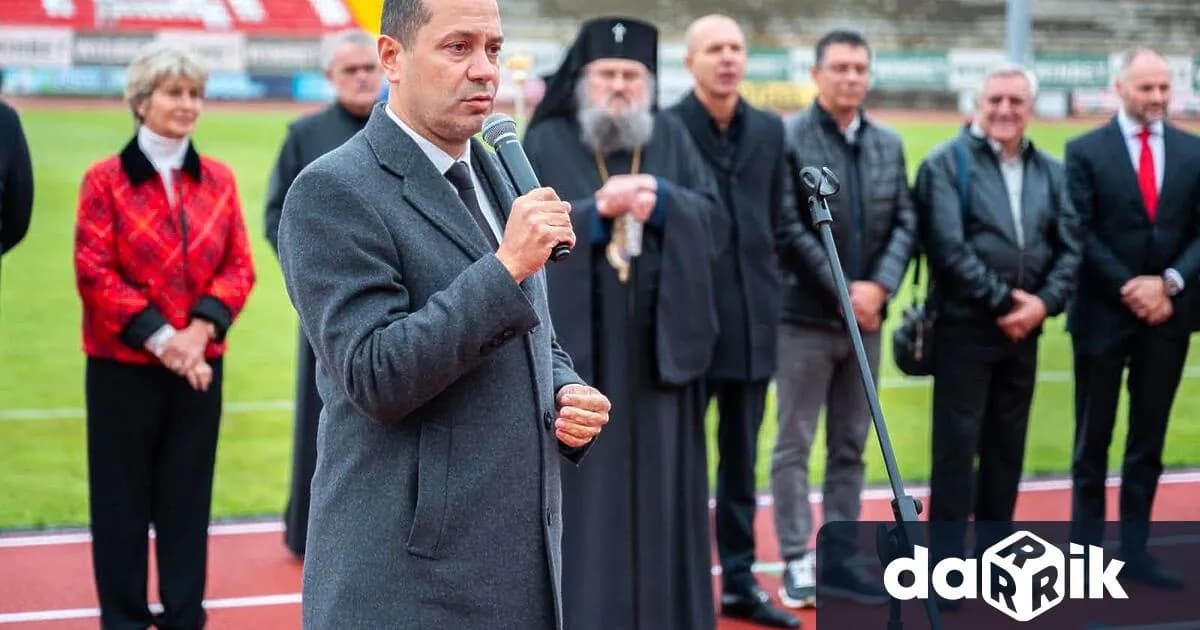 Снимка към „Откриха обновената лекоатлетическа писта на стадион „Христо Ботев“ във Враца“