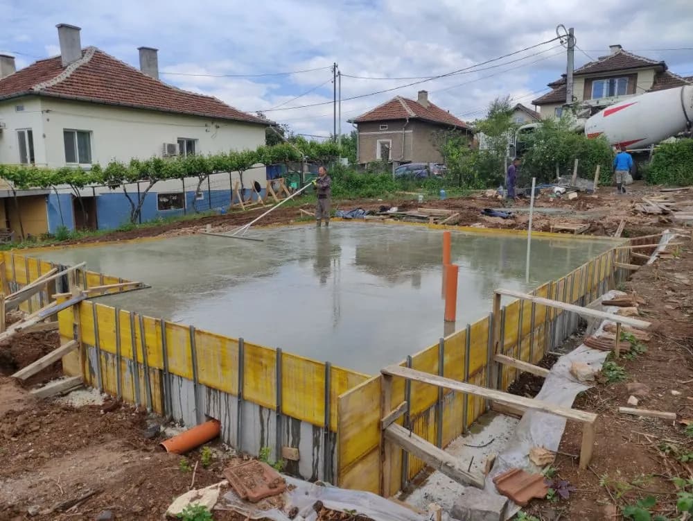 Снимка към „Фундамент, ток и вода превръщат сглобяемата къща в недвижим имот“